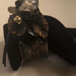 Vintage-Inspired Black and Gold Bracelet